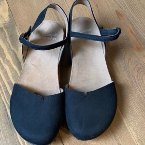 Dansko Black Women's Sandals- Like New